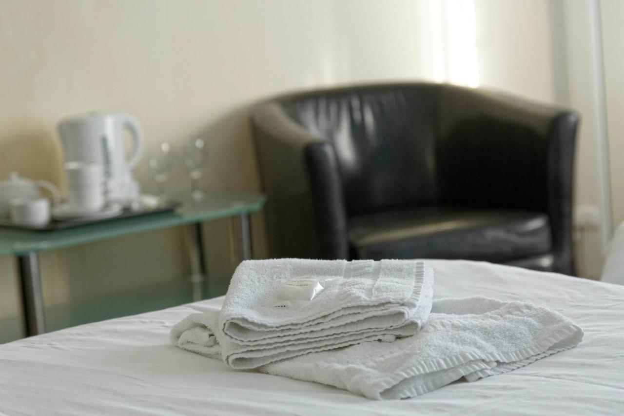 Sand Bay Holiday Village - Adults Only Weston-super-Mare Eksteriør billede