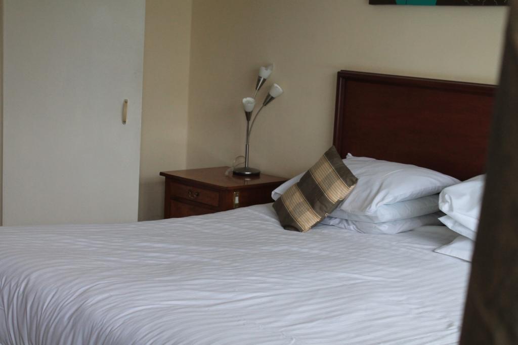 Sand Bay Holiday Village - Adults Only Weston-super-Mare Eksteriør billede