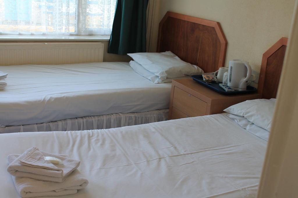 Sand Bay Holiday Village - Adults Only Weston-super-Mare Eksteriør billede