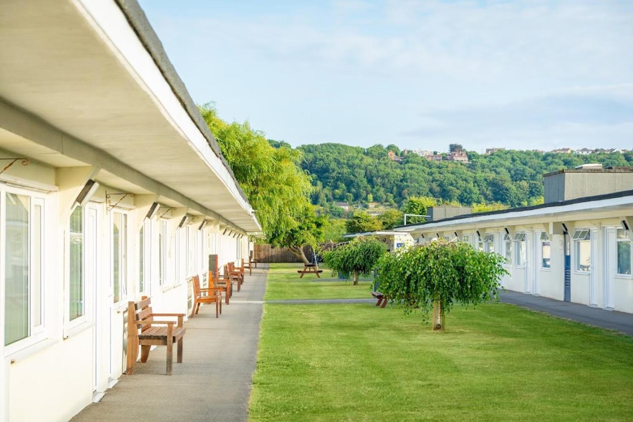 Sand Bay Holiday Village - Adults Only Weston-super-Mare Eksteriør billede